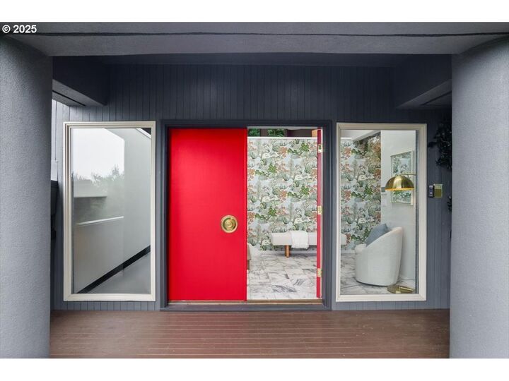 Property Photo:  2412 SW 15th Ave  OR 97201