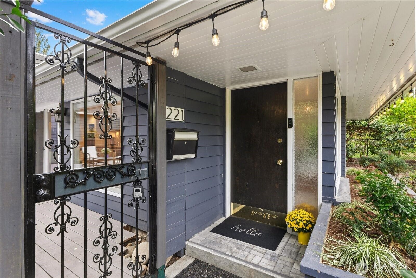 Property Photo: 221 8th Avenue W WA 98033
