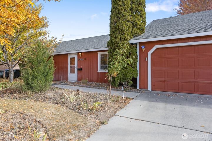 Property Photo: 1720 E Pirate Lane WA 98837