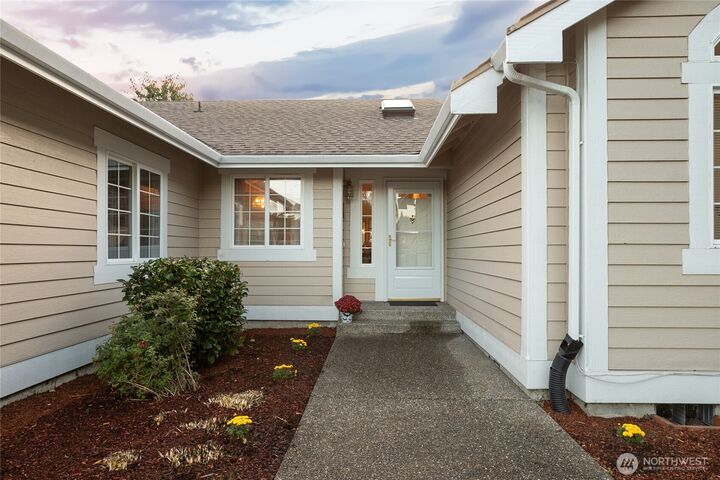 Property Photo:  5301  44th Court SE  WA 98503 