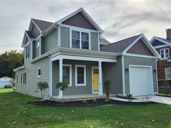 Property Photo: 407 E Main Street IN 47330