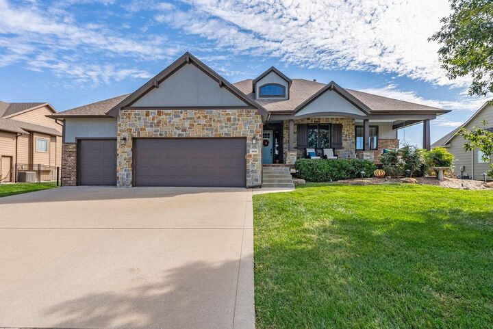 4860 N Indian Oak St  Bel Aire KS 67226 photo