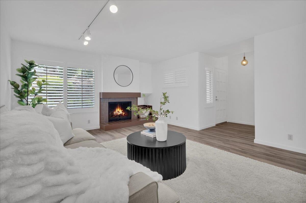 Property Photo:  605 Acorn Court  CA 93950