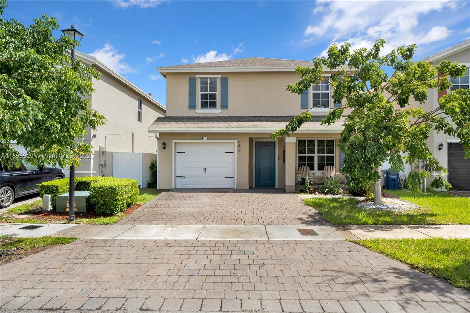 Property Photo:  555 NE 6th Ct  FL 33034 