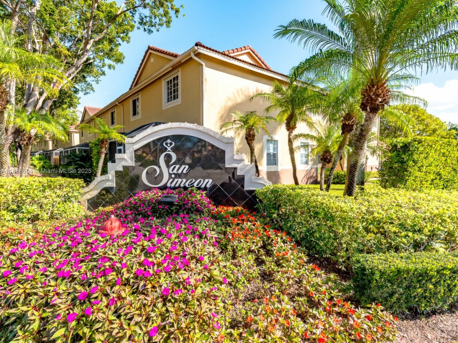 Property Photo: 3738 San Simeon Cir FL 33331