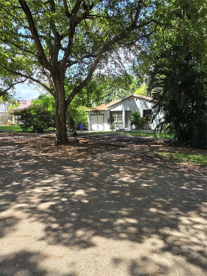 Property Photo: 103 Romano Ave FL 33134