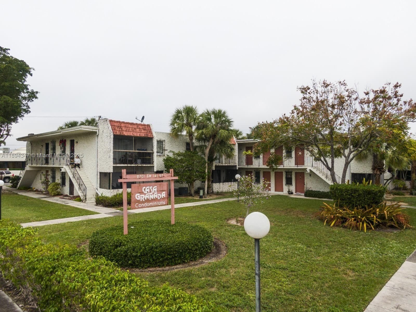 Property Photo: 8701 SW 141st St L5 FL 33176
