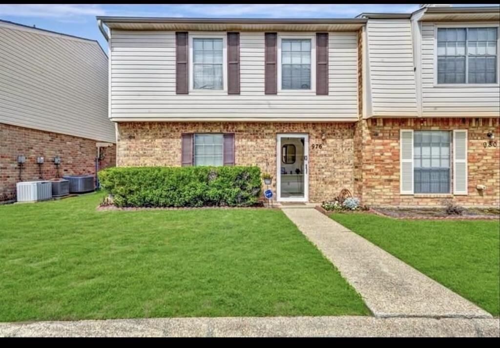 Property Photo:  976 Sunmeadow Dr  TX 77706