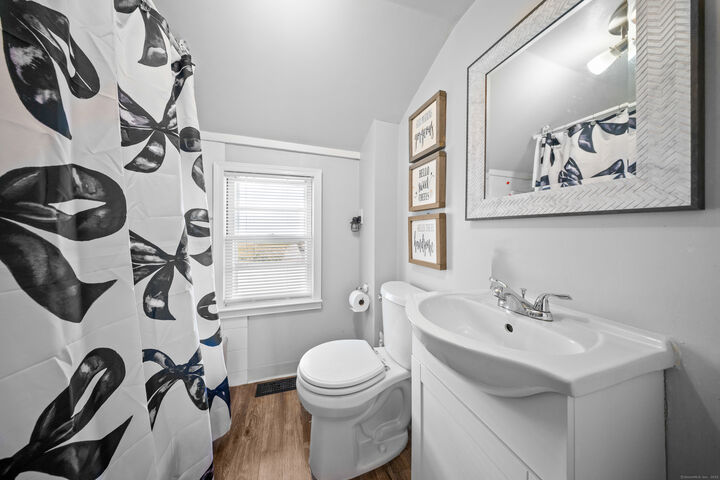 Property Photo:  32 Burwell Avenue  CT 06460