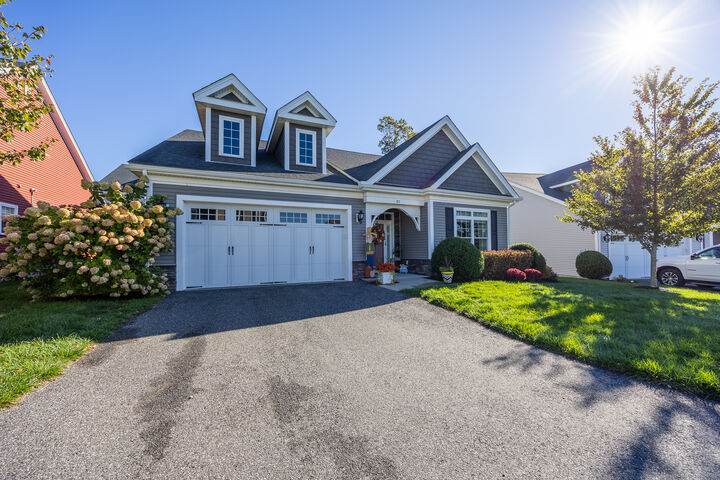 Property Photo:  81 Fieldstone Lane 81  CT 06403 