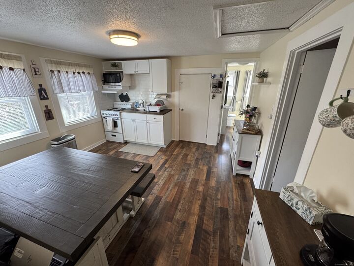 Property Photo: 1172 Meriden Waterbury Turnpike CT 06410