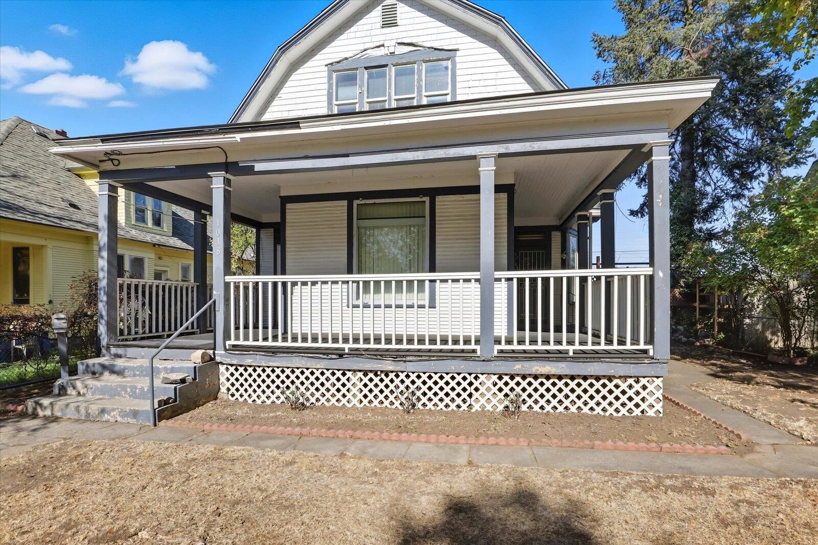 Property Photo:  1018 W Augusta Ave  WA 99205