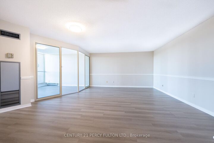 Photo de la propriété:  20 Guildwood Parkway 1416  ON M1E 5B6