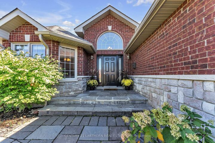 Property Photo:  108 Parkview Heights  ON K8V 0A3 