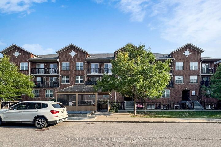 Photo de la propriété: 45 Strangford Lane 308F ON M1L 0E5