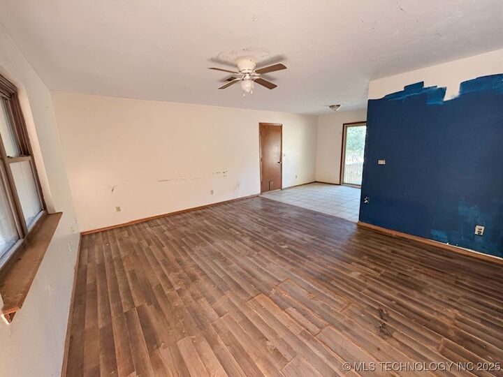 Property Photo:  1406 Skipper Avenue  OK 74464