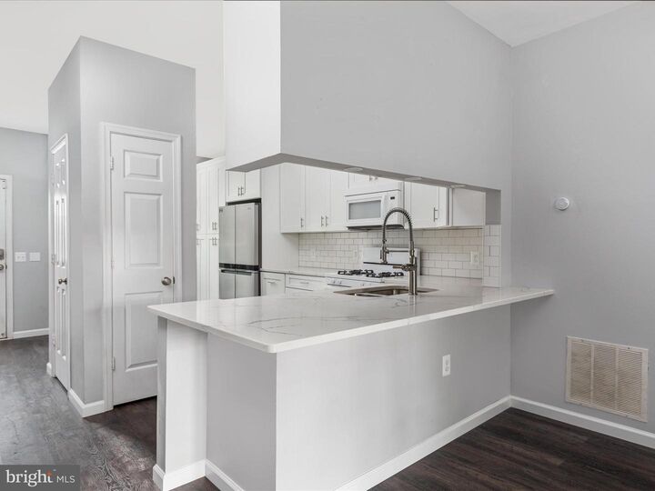 Property Photo: 12147 Wedgeway Court VA 22033