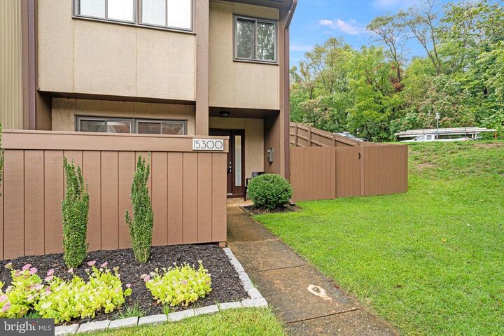 Property Photo: 15300 Postillion Terrace VA 22191