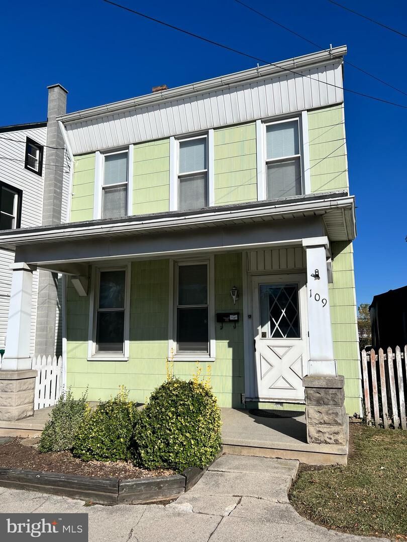 Property Photo:  109 E Cumberland Street  PA 17042
