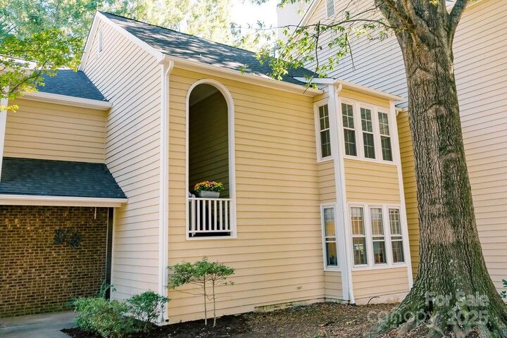 3304 Selwyn Farms Lane 6  Charlotte NC 28209 photo