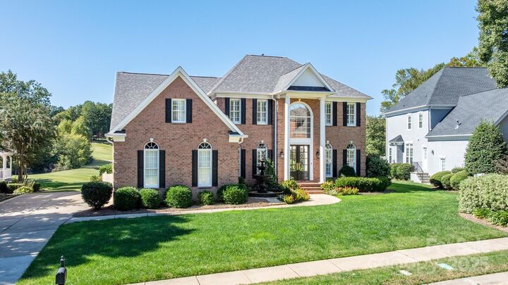 Property Photo:  15705 Northstone Drive  NC 28078