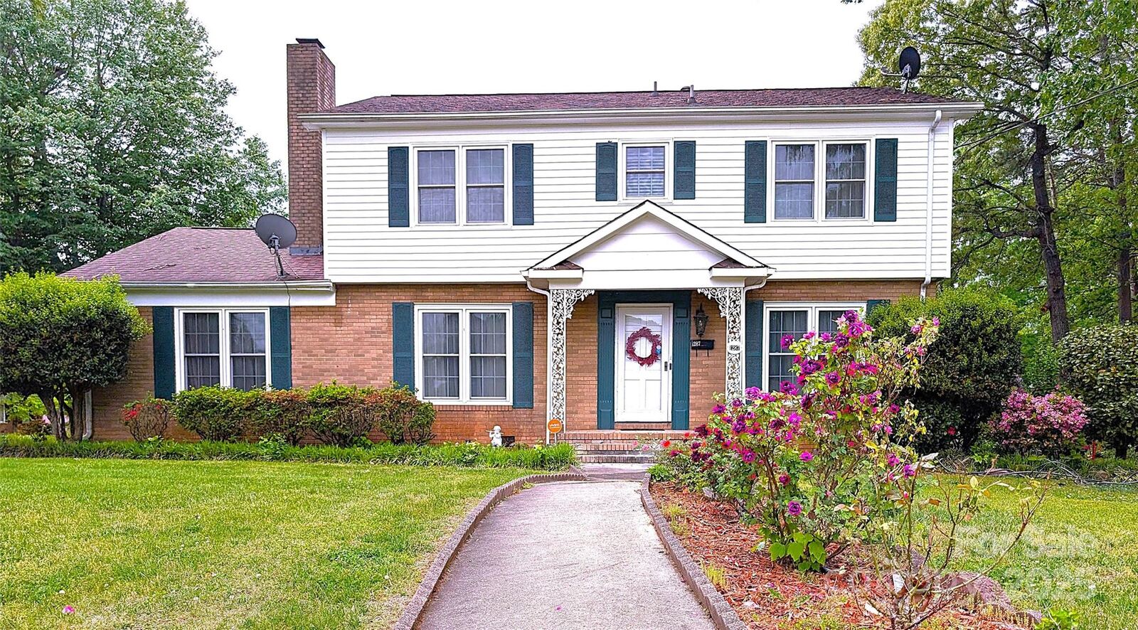 Property Photo: 1287 Queensgate Street NC 28054