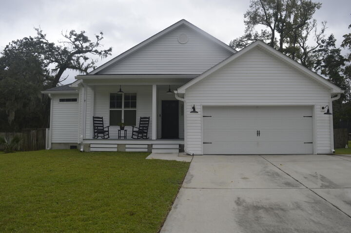 Property Photo: 2002 Kay Street SC 29455