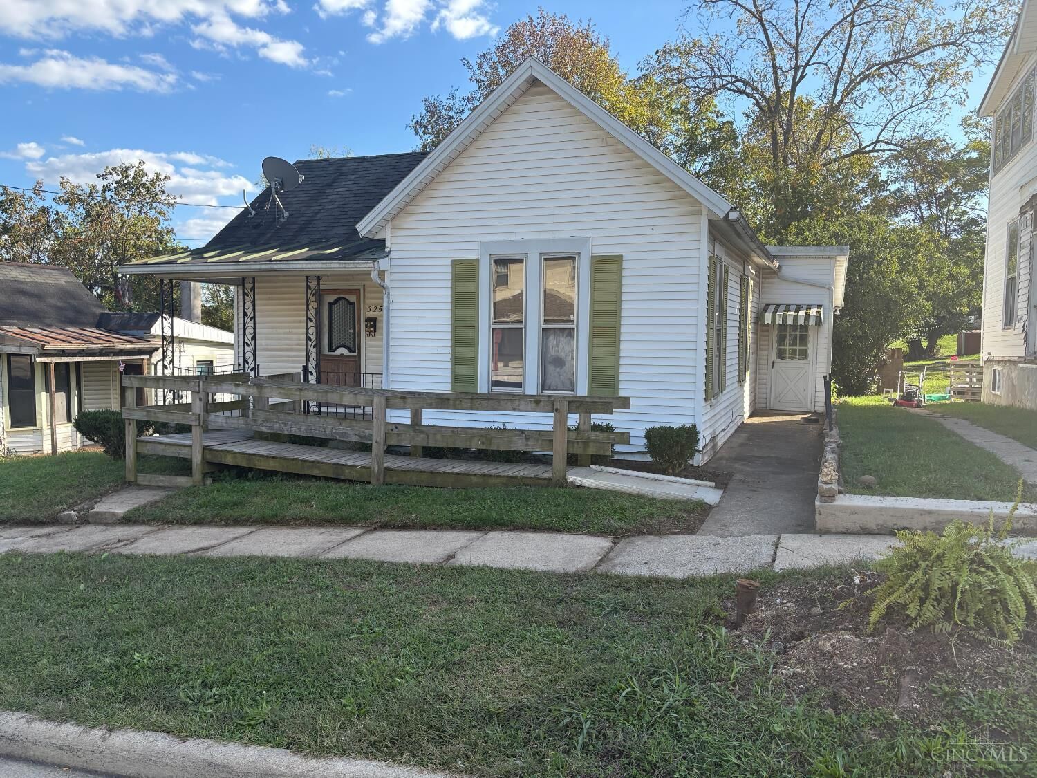 Property Photo: 325 E Walnut Street OH 45133