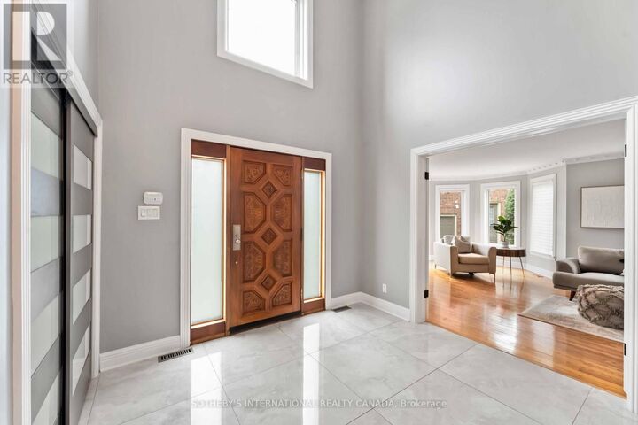 Property Photo:  19 Campfield Court  ON K2E 7X8 