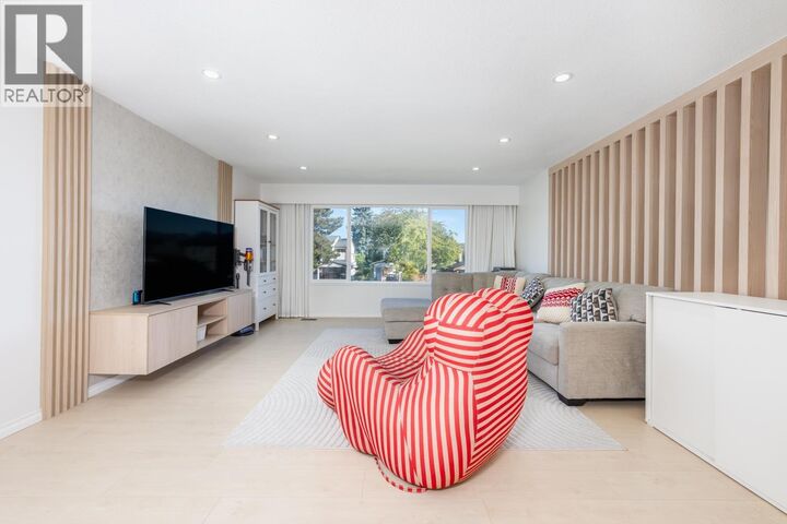 Photo de la propriété: 7691 Frobisher Drive BC V7C 4P8