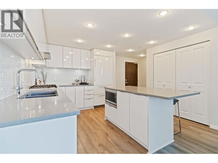 Property Photo:  6638 Dunblane Avenue 608  BC V5H 0G8 