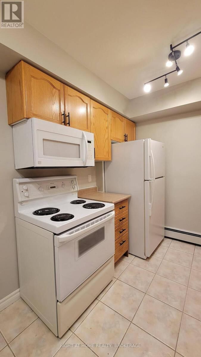 Property Photo: 30 Summit Avenue 606 ON L8V 2R8