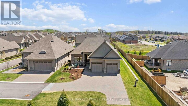 Photo de la propriété: 1710 Ironwood Road 21 ON N6K 0G9
