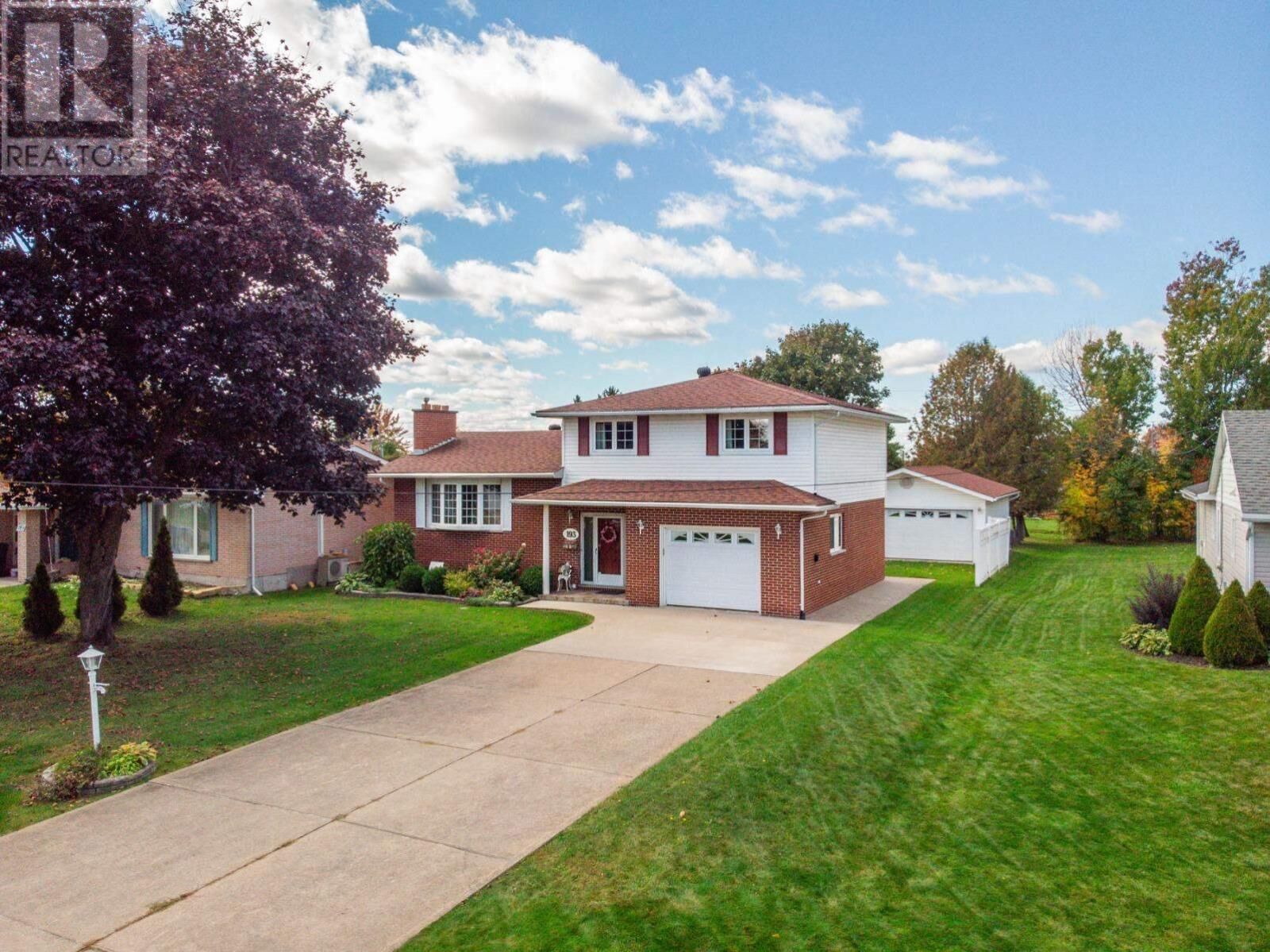 Property Photo: 193 Reid St ON P6B 4T8