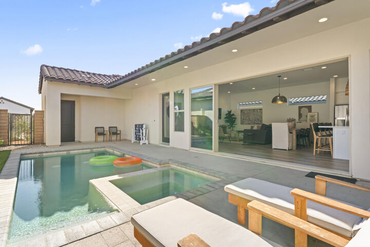 Property Photo: 55729 Isleworth CA 92253