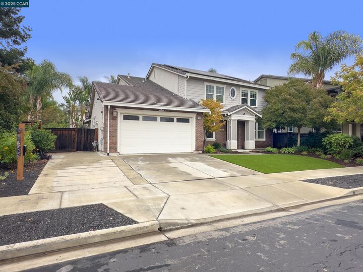 Property Photo: 1653 Lillian St CA 94513