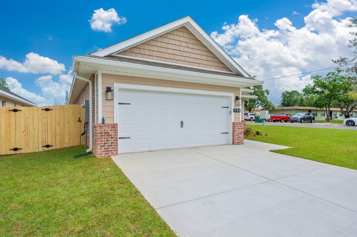 Property Photo: 499 Apache Street FL 32547