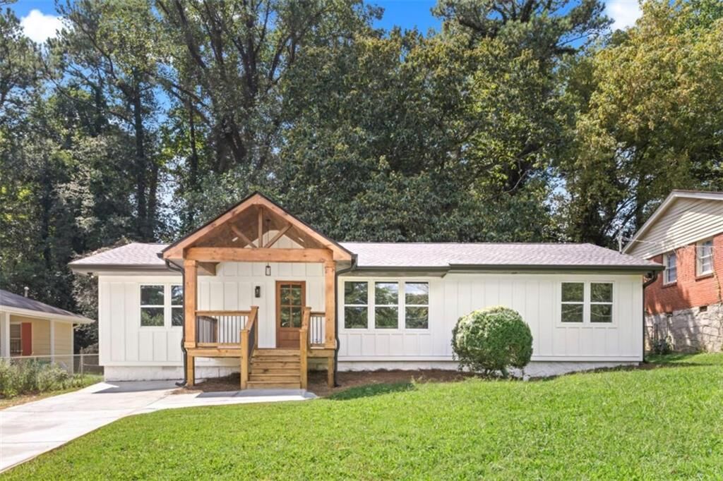 Property Photo: 2053 Juanita Street GA 30032