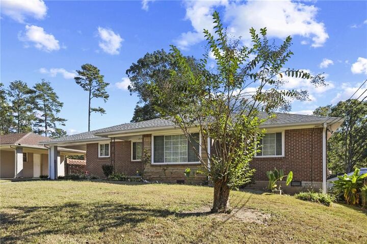Property Photo: 2118 Glendale Drive GA 30032