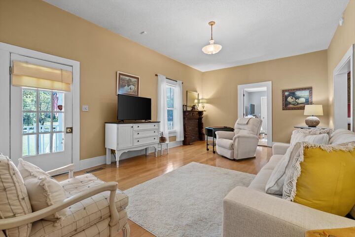 Property Photo: 10527 E Brainerd Road TN 37302