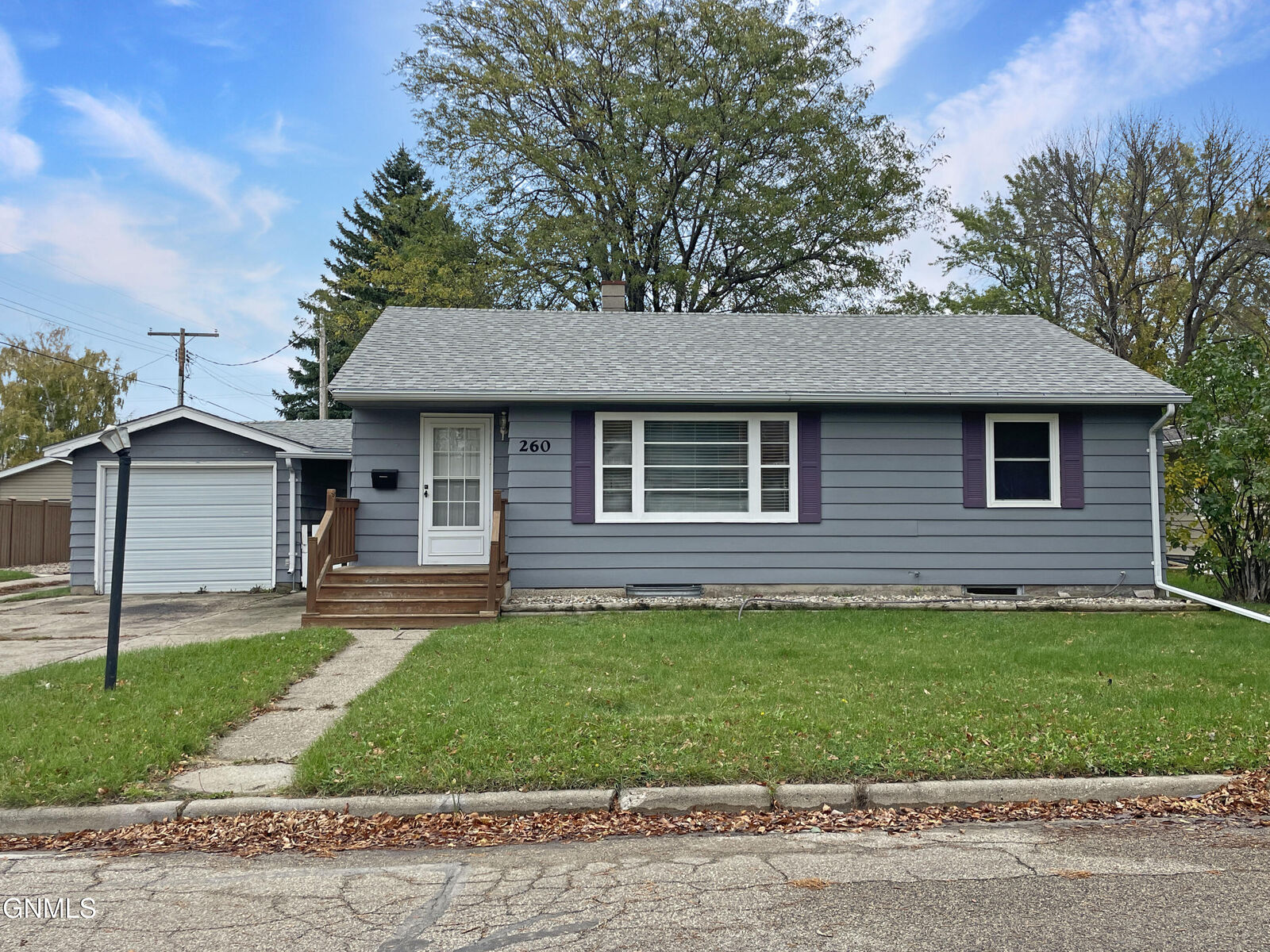 Property Photo: 260 5th Avenue S ND 58421
