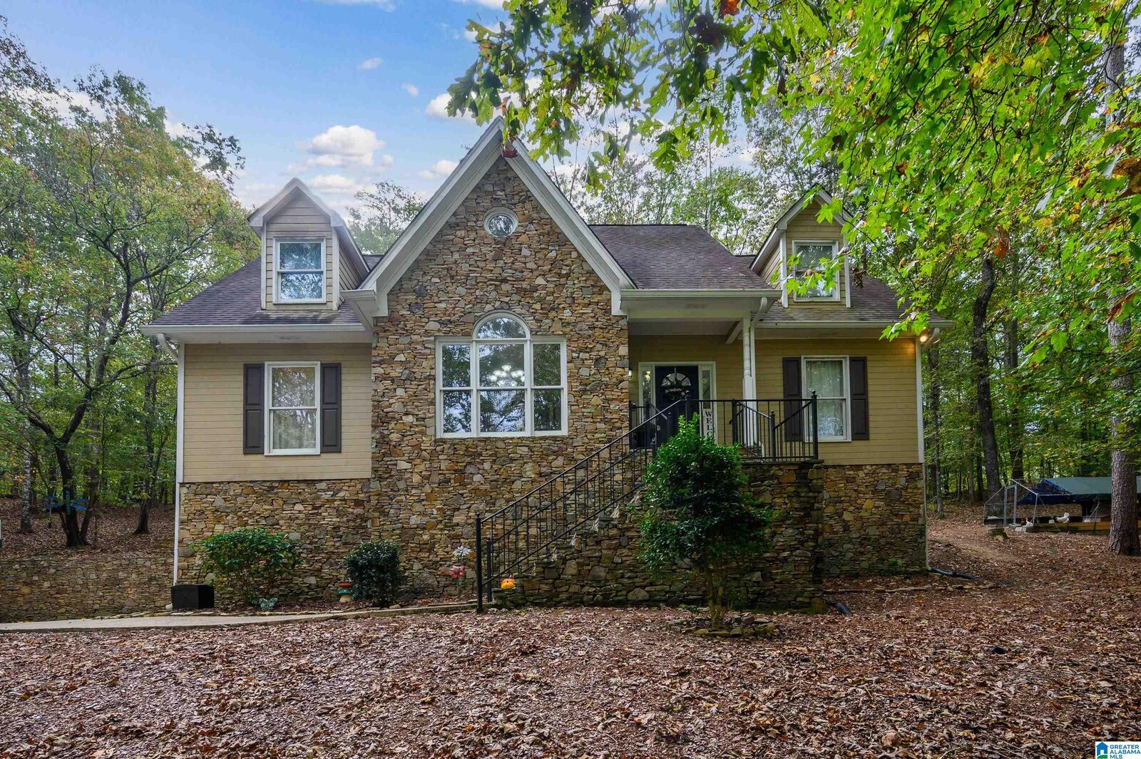 Property Photo: 289 Windemere Drive AL 35147