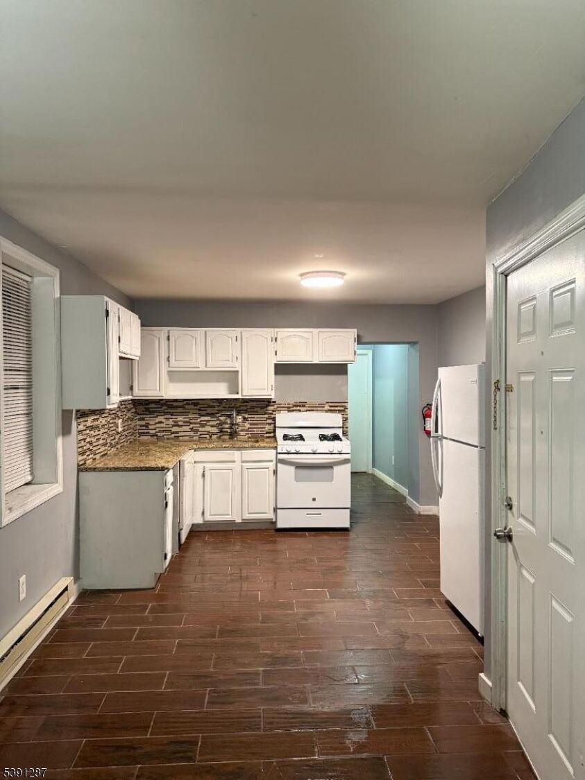 Property Photo: 600 N 6th St NJ 07107