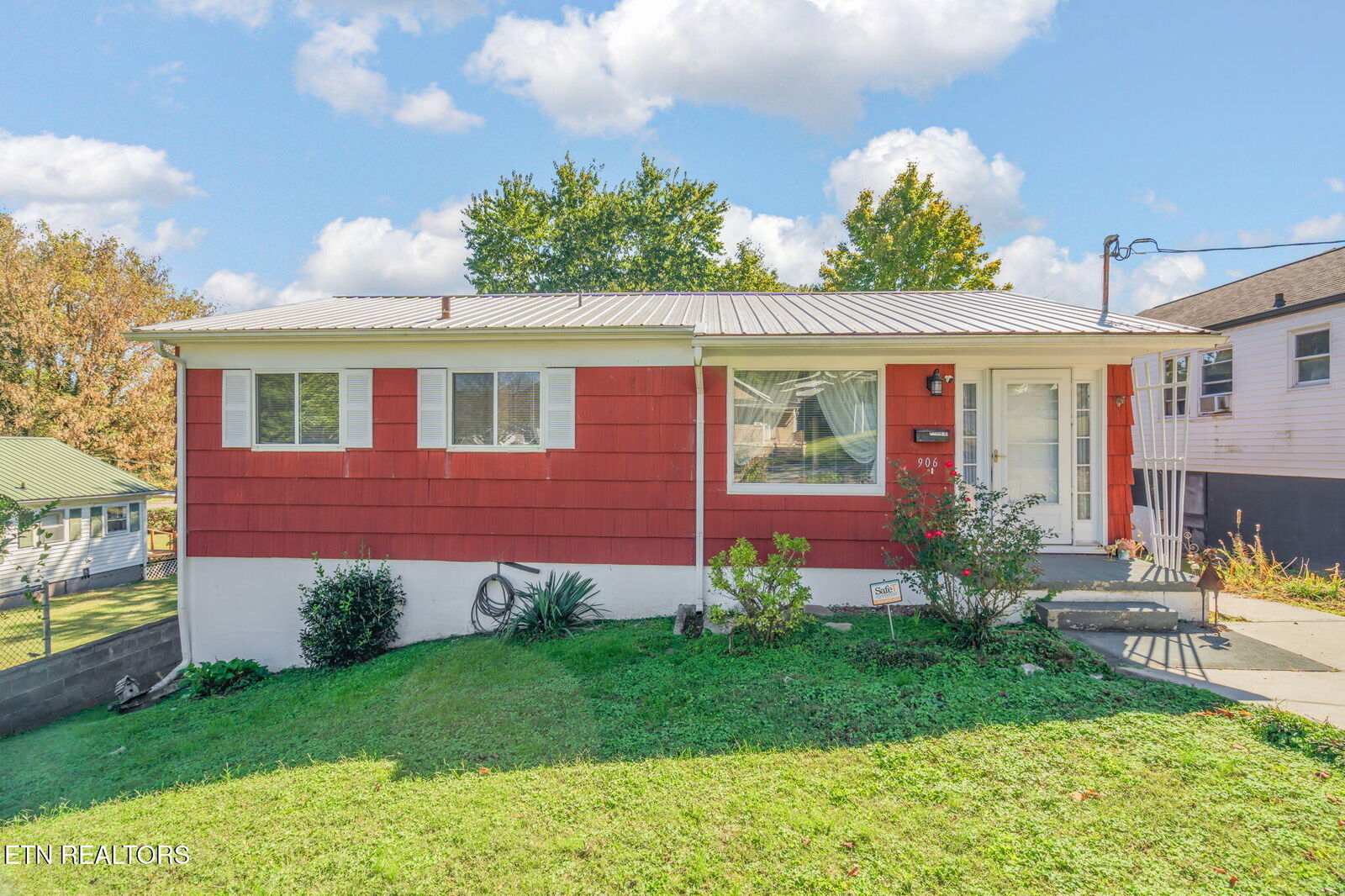Property Photo: 906 Cumberland St. TN 37748
