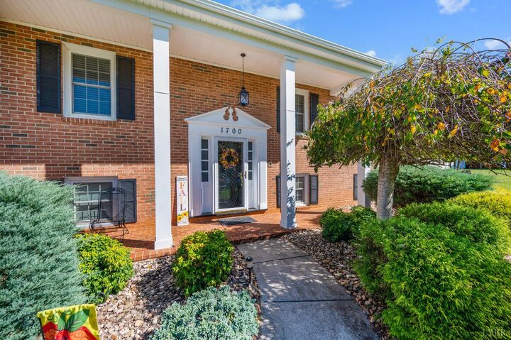 Property Photo:  1700 Laxton Road  VA 24502 