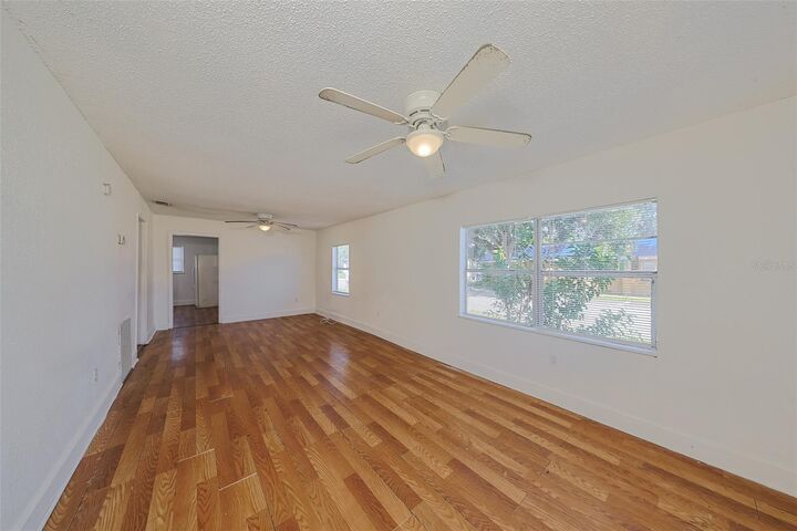 Property Photo:  1036 N Missouri Avenue  FL 33805 