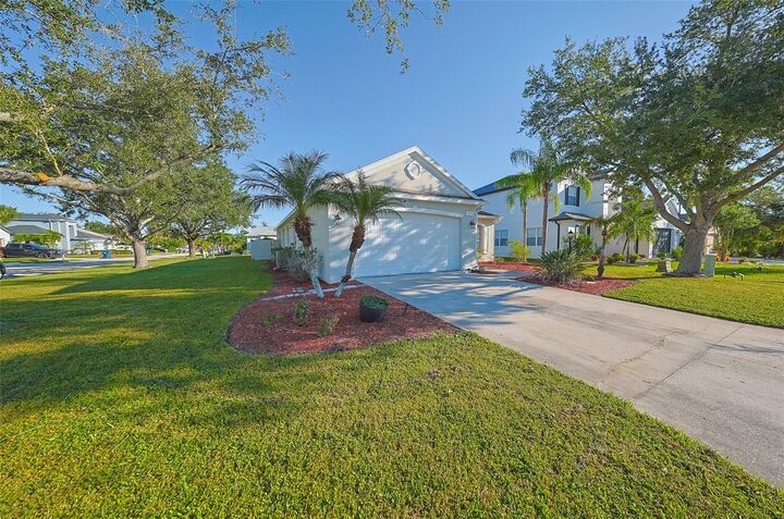 Property Photo: 4114 70th Street Circle E FL 34221