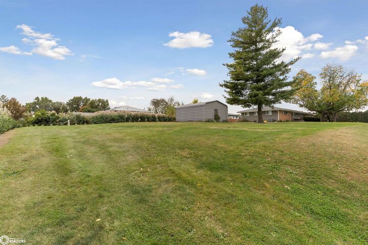 Property Photo:  3519 W Mount Pleasant Street  IA 52655