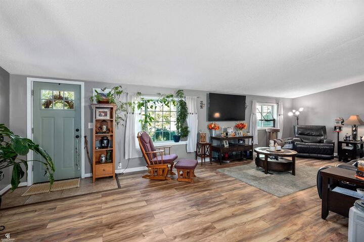 Property Photo: 520 W Mill Street MI 48014
