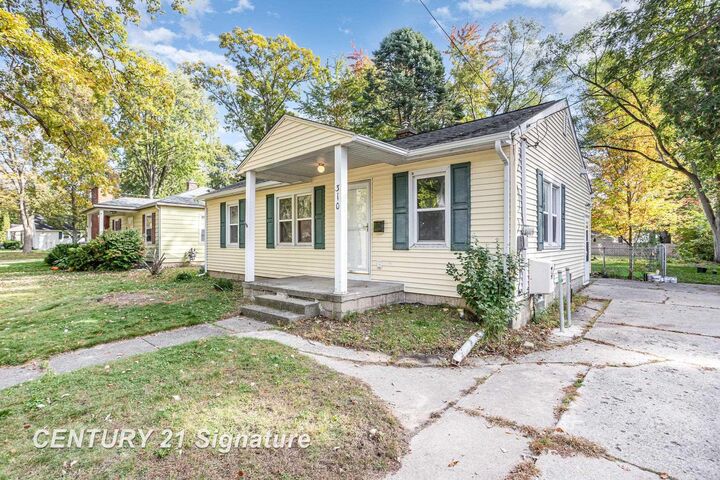 Property Photo: 310 E Sugnet Road MI 48640